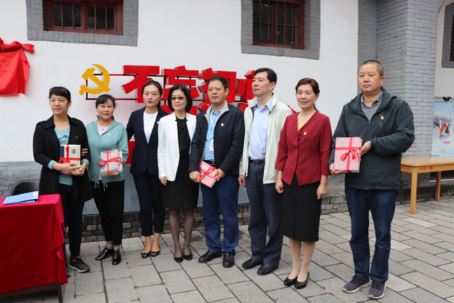 2009241600887340340346.jpg 5.jpg